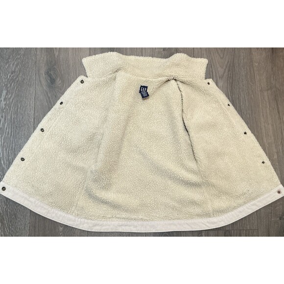 Gap Women’s Corduroy Vest Sherpa Fleece Lined Pockets Snap Up Size Medium - Picture 3 of 4